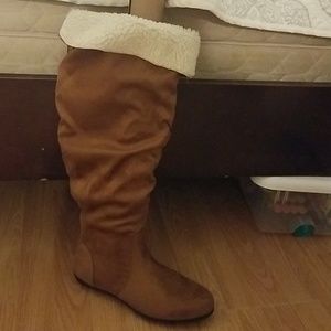 Womens boots size 9.5
